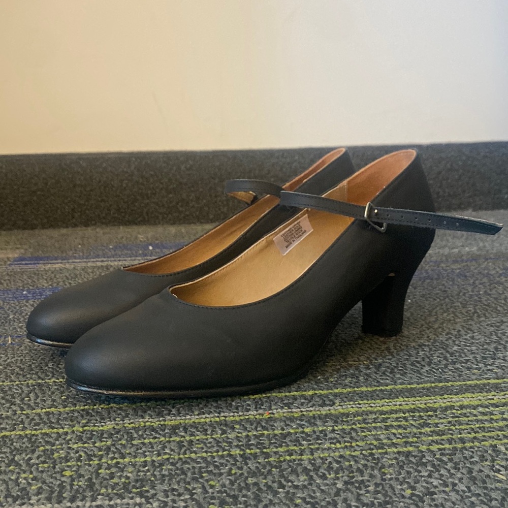 BLOCH character dance shoes